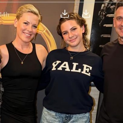 Pink posta foto em família com Carey Hart após negar crise no casamento