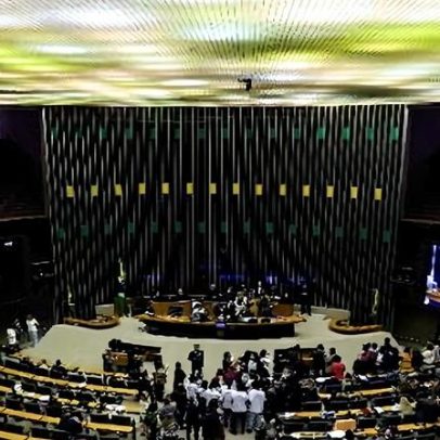 Câmara aprova pacote de propostas para mulheres em sessão esvaziada
