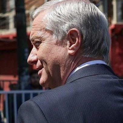 Kast faz estreia com passo em falso na arena internacional