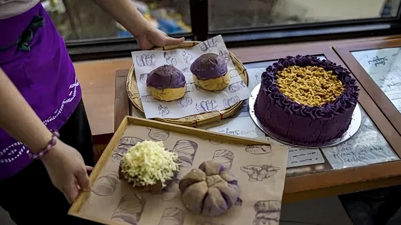 Doces feitos com ube no Good Shepherd Cafe em Baguio, nas Filipinas