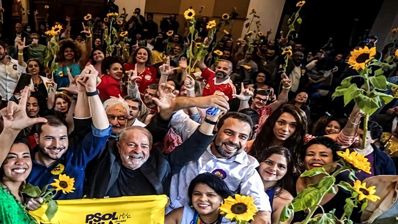 diretório nacional do PSOL aprovou neste sábado o apoio do partido à reeleição do presidente Lula desde o 1º turno nas eleições presidenciais e renovou federação com a Rede para próximos 4 anos
