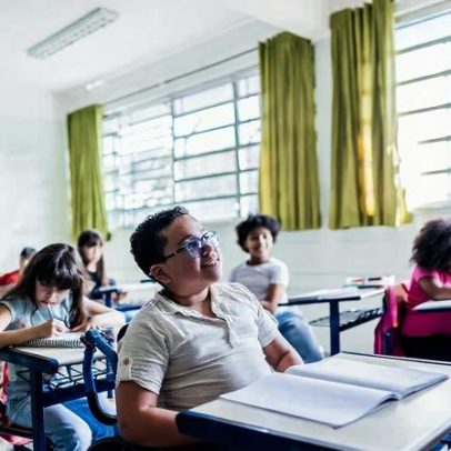 Prefeitura de Coqueiral MG abre processo seletivo com uma vaga em Educação