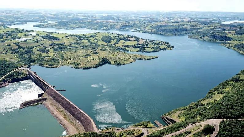 Vista aérea da Usina Hidrelétrica Foz do Chapecó, no Rio Uruguai