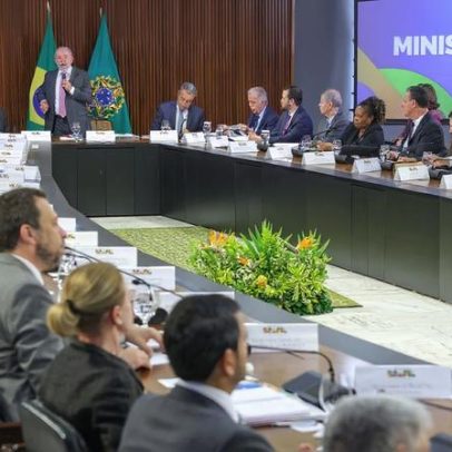 Lula se despede de ministros e confirma Alckmin como vice na chapa
