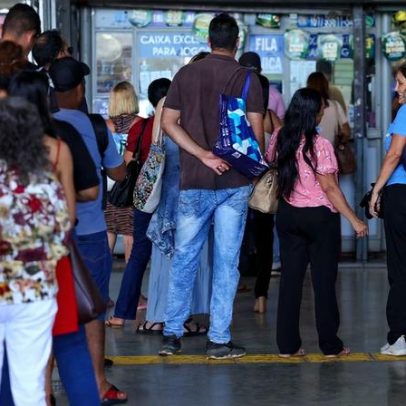 Mega-Sena acumula e prêmio principal sobe para 7,5 milhões de reais