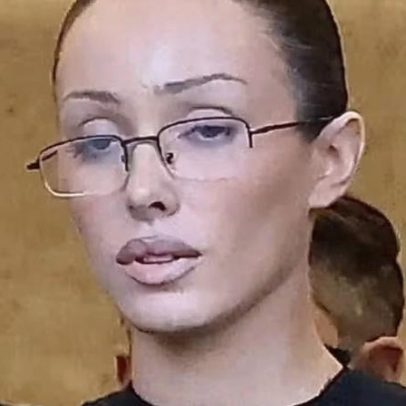 Bianca Censori surpreende ao chegar ao tribunal com visual escolhido