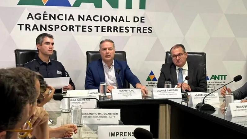 Na imagem, o ministro dos Transportes, Renan Filho (MDB) durante anúncio da atualização do preço da tabela de frete rodoviário