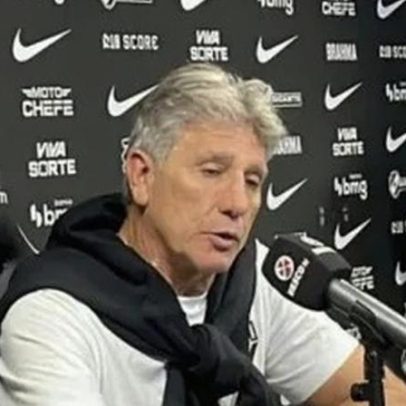 Renato rebate auxiliar do Palmeiras e diz que São Januário tem bom campo