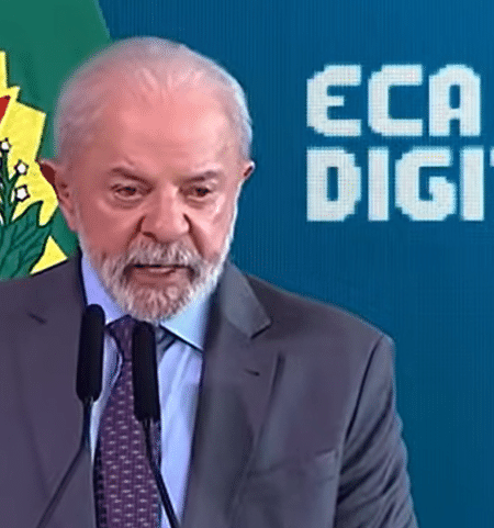 O presidente Lula durante regulamentação do ECA Digital