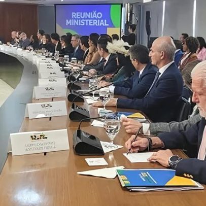 Lula anuncia 18 trocas ministeriais, veja quem sai e fica