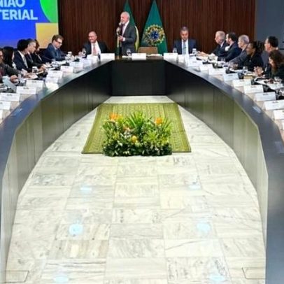 Lula diz que montou o país para funcionar com 38 ministérios