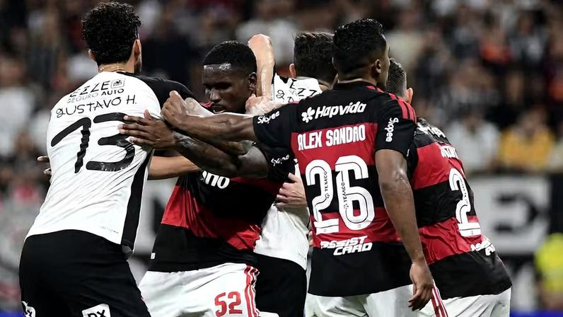 Corinthians piora com um a mais e Flamengo segura empate em Itaquera