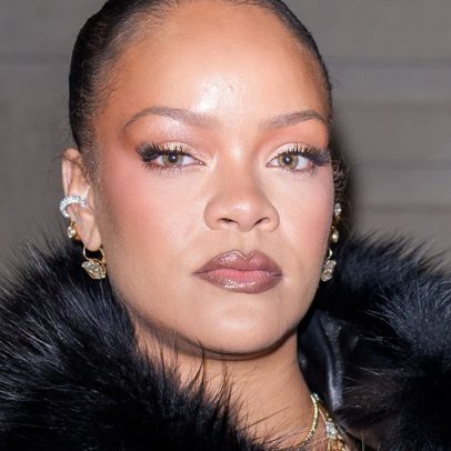 Suspeito de tiroteio na casa de Rihanna se declara inocente após atirar 20 tiros