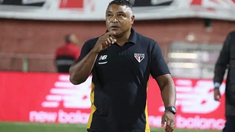 Roger Machado na estreia no São Paulo contra a Chapecoense