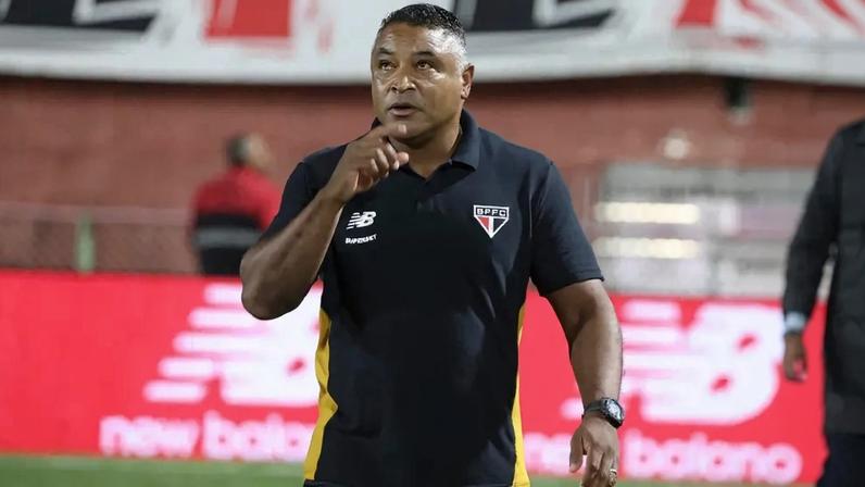 Roger Machado em Bragantino x São Paulo pelo Brasileirão