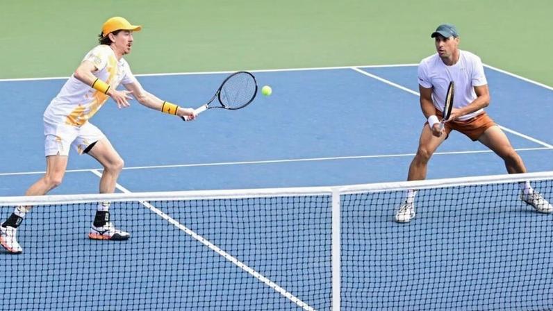 Melo, Demoliner e Romboli disputam challengers no piso duro