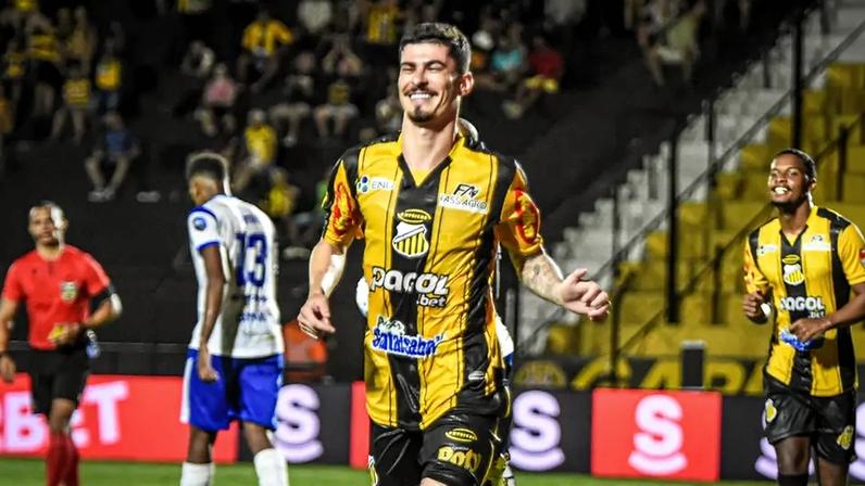 Rômulo comemora gol pelo Novorizontino (Foto: Andrey Queiroz/RP FOTOPRESS/GazetaPress)