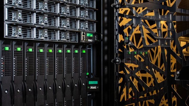 O novo supercomputador tem objetivo de ampliar a capacidade de processamento de dados públicos do Brasil; na imagem, o supercomputador Santos Dumont, hoje o principal do país