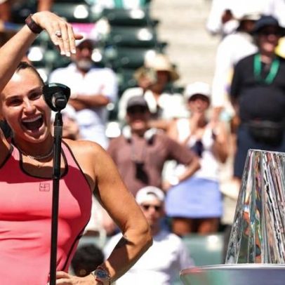 Sabalenka celebra noiva e conquista título na mesma semana