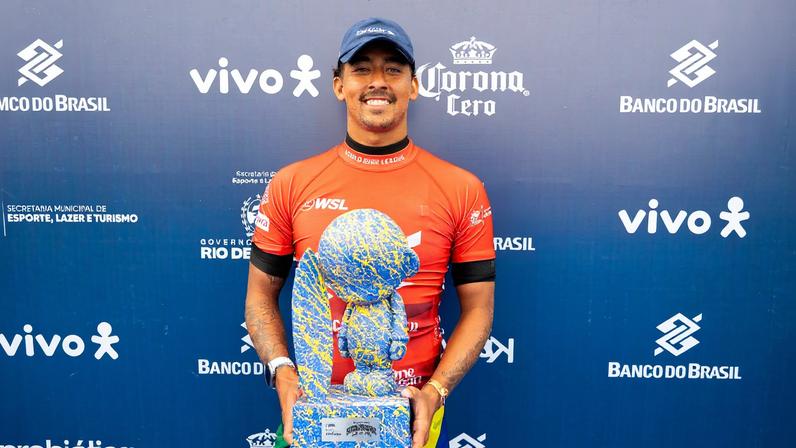 Samuel Pupo vence etapa de Saquarema do Challenger Series — Foto: WSL/Thiago Diz