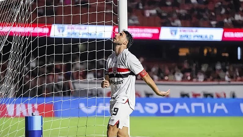 Calleri voltou a marcar depois de grave lesão