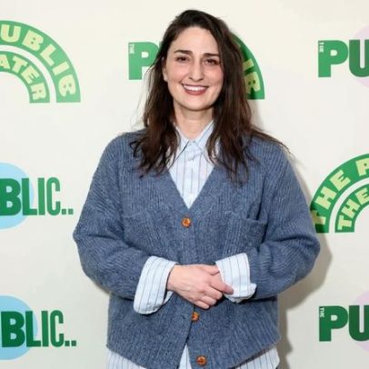 Sara Bareilles encontra descoberta perturbadora atrás de porta fechada em casa