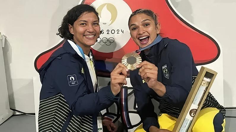 Campeã olímpica em 2012, Sarah Menezes é a técnica de Larissa Pimenta