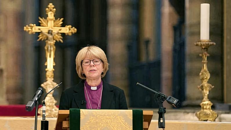 Sarah Mullally é escolhida como primeira arcebispa de Canterbury