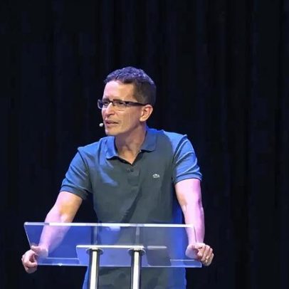 Pastor recebe moção de apoio da Câmara após pregação atacada por vereadores