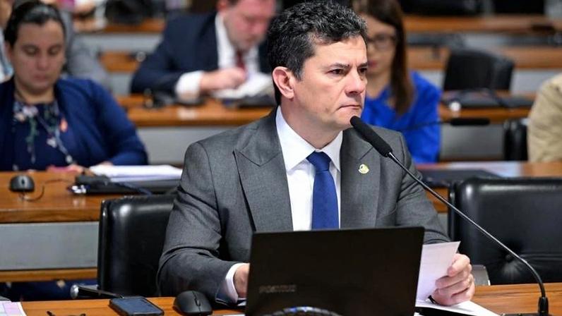 Senador Sergio Moro (União-PR) durante sessão da CCJ