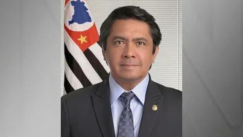 O senador Alexandre Luiz Giordano