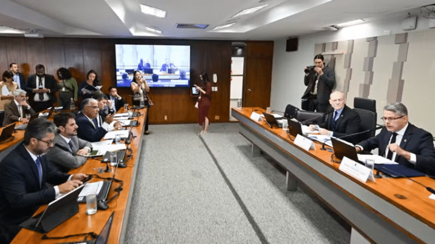 CPI do Crime Organizado aprova requerimentos que miram relação do governo Bolsonaro com o Master
