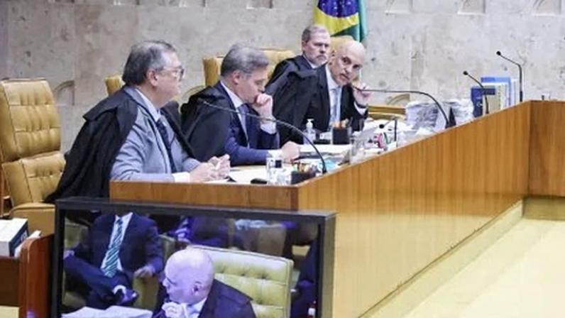 Os ministros do Supremo durante a sessão realizada na quarta-feira (26)