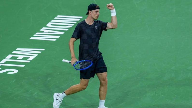 Shapovalov vence Tsitsipas na estreia de Indian Wells