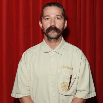 Shia LaBeouf gera tumulto em lobby de hotel na Itália ao pedir uma luz