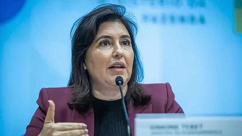 A ministra Simone Tebet disse que a responsabilidade para evitar aumento nos combustíveis é coletiva.