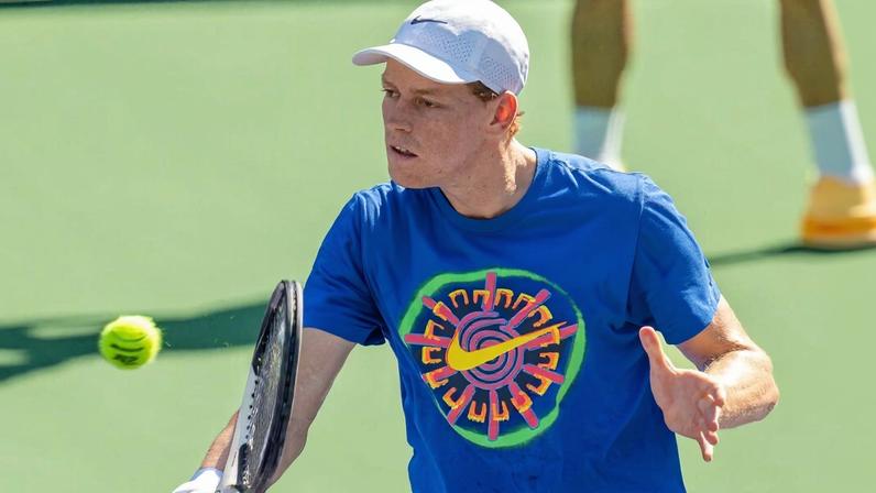 Sinner busca manter embalo em Miami e encara Mensik e Zverev