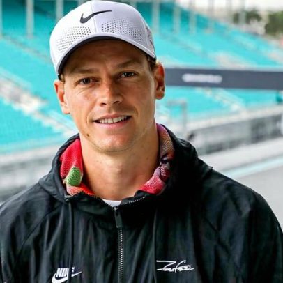 Sinner celebra volta a Miami após perder torneio no ano passado