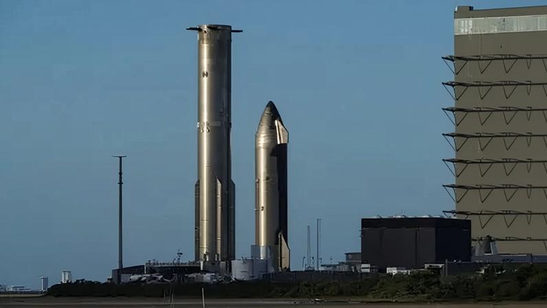 Foguete e instalações da SpaceX em Starbase, Texas, EUA, em 25 de março de 2026