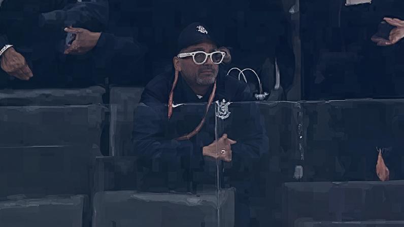 Vencedor de Oscar acompanha Corinthians x Coritiba na Neo Química Arena