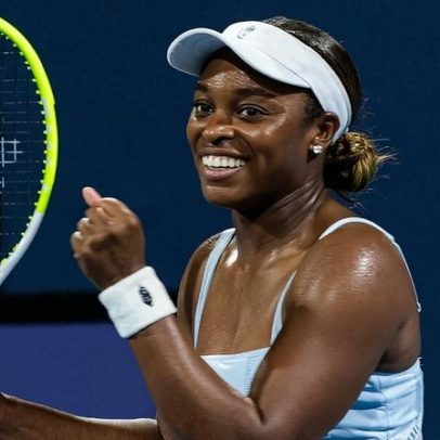 Stephens encerra série negativa e enfrenta Zheng