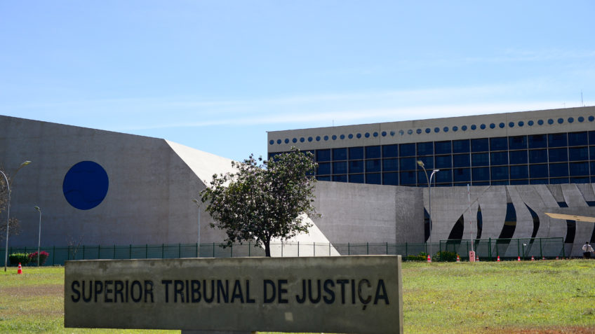 Investigadores alegam falta de provas no envolvimento de ministros da Corte Superior.