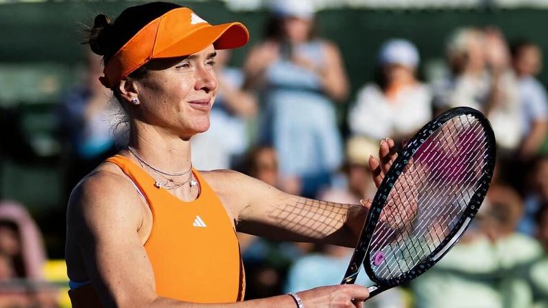 Svitolina avança às quartas com abandono de Siniakova e enfrenta Swiatek