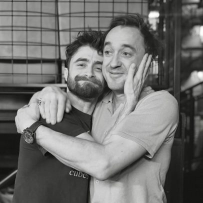 Daniel Radcliffe é prestigiado na Broadway por Tom Felton, Draco Malfoy