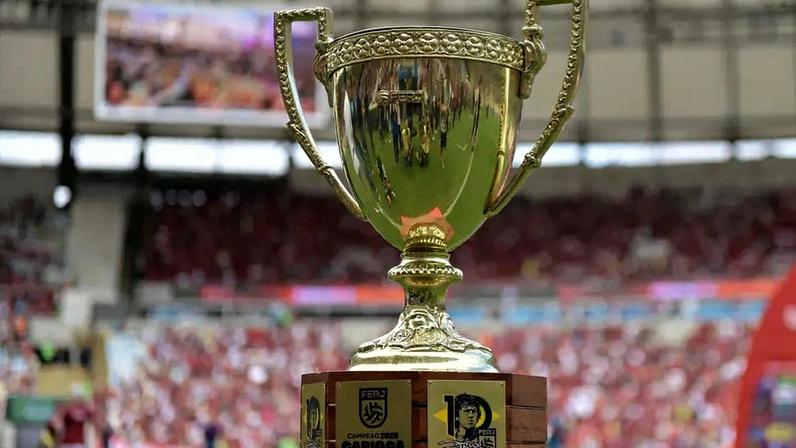 Troféu do Campeonato Carioca (Foto: Thiago Ribeiro/Agif/Gazeta Press)