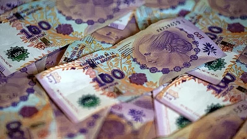 Notas de 100 pesos argentinos