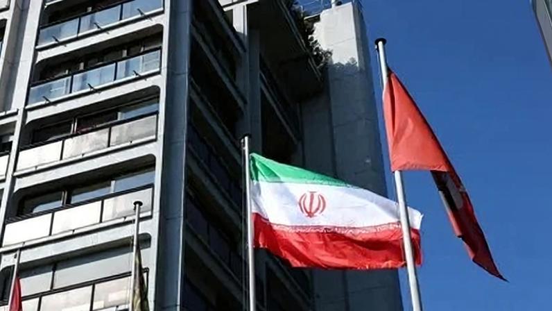 Bandeira iraniana em Genebra, Suíça