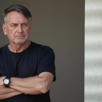 Segurança reforçada e revista de veículos no domicílio de Bolsonaro