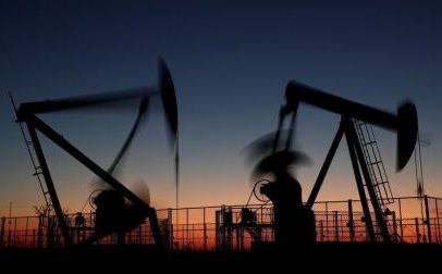 Petróleo fica abaixo de US$ 100 com esperanças de fim da guerra