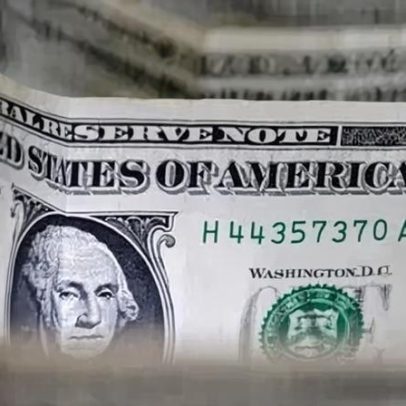 Trump encerra tradição de 165 anos ao assinar nota de dólar nos EUA